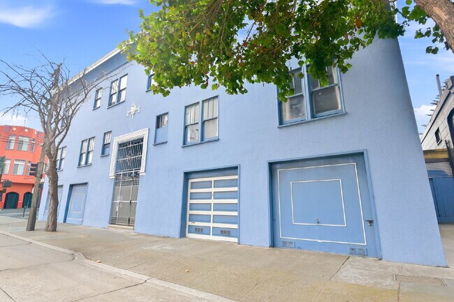 "Charming 2-Bedroom in Vibrant San Francisco!"
