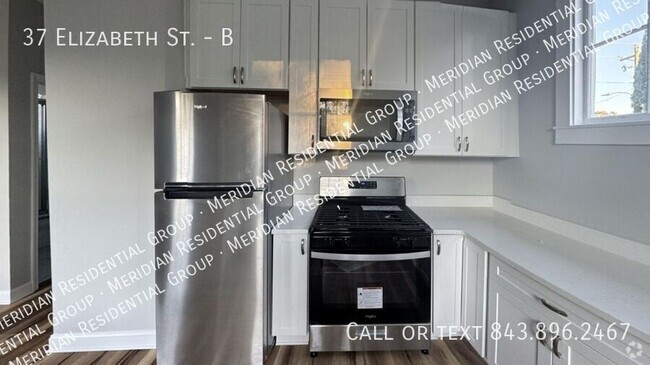 Building Photo - 2 bed / 1 bath ~ Move-In TODAY! Unit B Rental