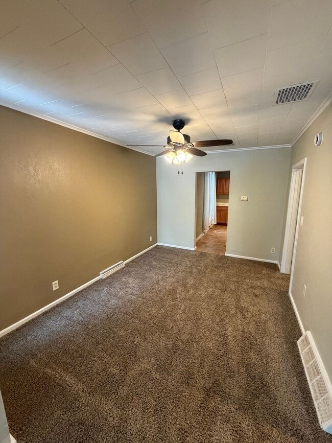 Photo - AVAILABLE NOW - 4 bed/1.5 bath Home In Superior