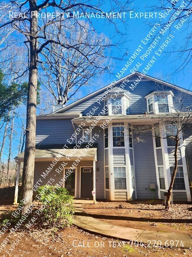 Charming 3BR/2BA Townhouse in Charlotte! - Charming 3BR/2BA Townhouse in Charlotte!