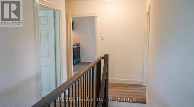 Photo - 21 Plymouth Rd Unit Upper