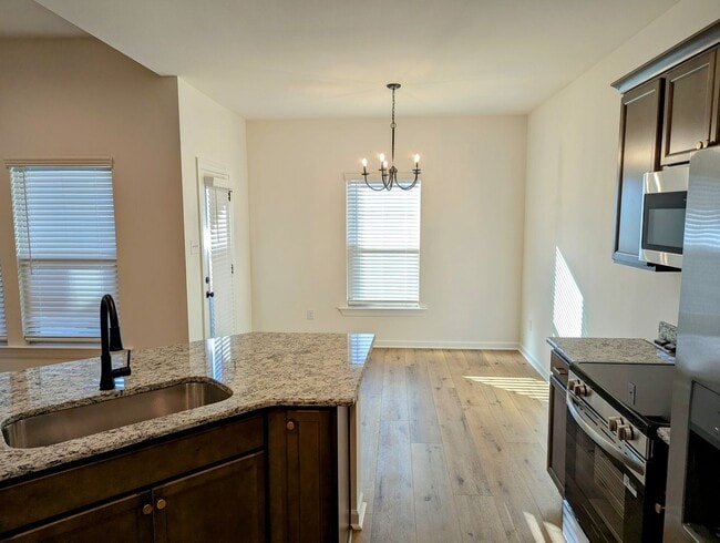 Photo - Welcome to Metairie Place!