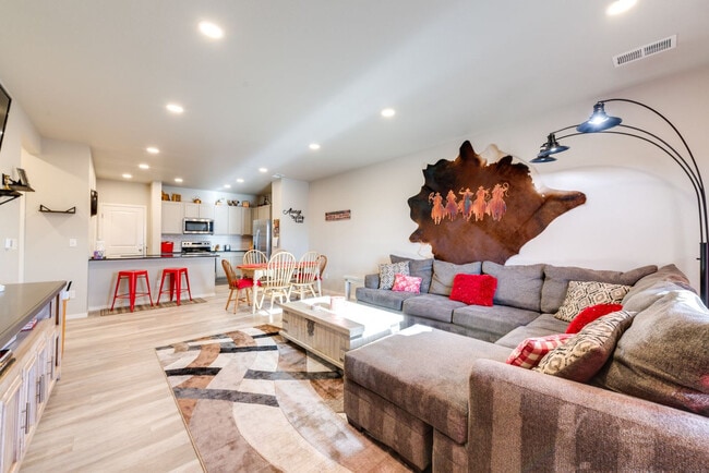 Photo - 3683 Ronald Reagan Ave Unit SI FL1-ID1596275P