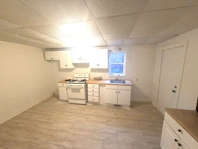 Photo - 731 W 4th St