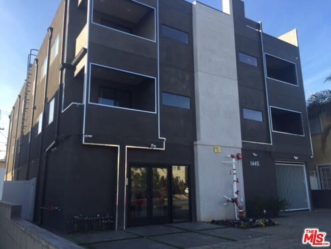 Building Photo - 1445 S Fairfax Ave Unit 3