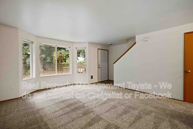 2421 Bickford Ave