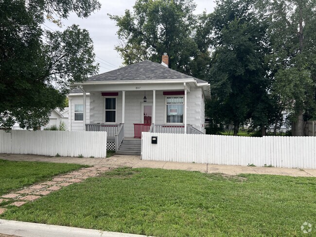 Building Photo - 807 1st St SW Rental