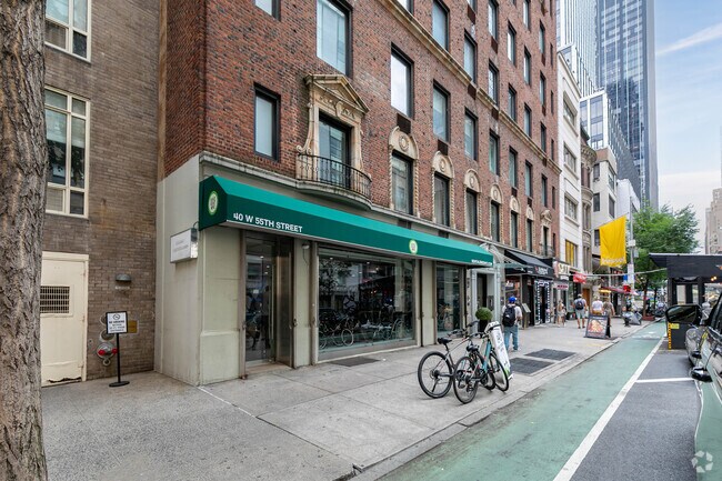 Photo - 40 W 55th St
