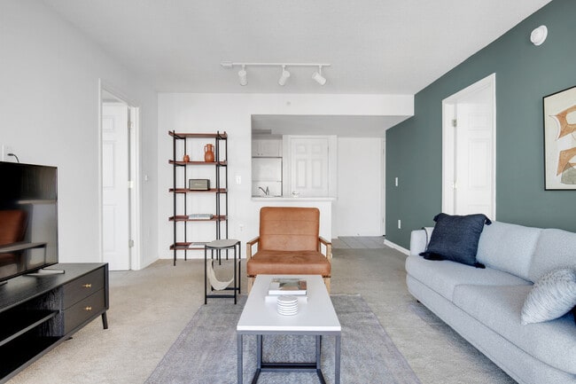 Photo - 450 Massachusetts Ave NW Unidad FL5-ID1199