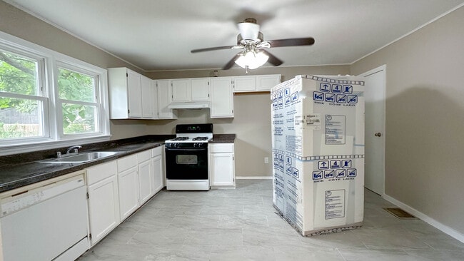 Photo - 134 Phillips Ave