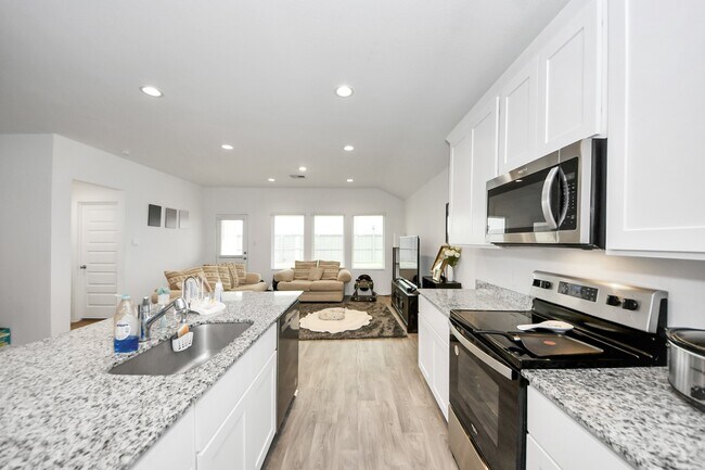 Photo - 2039 Woodlark Way