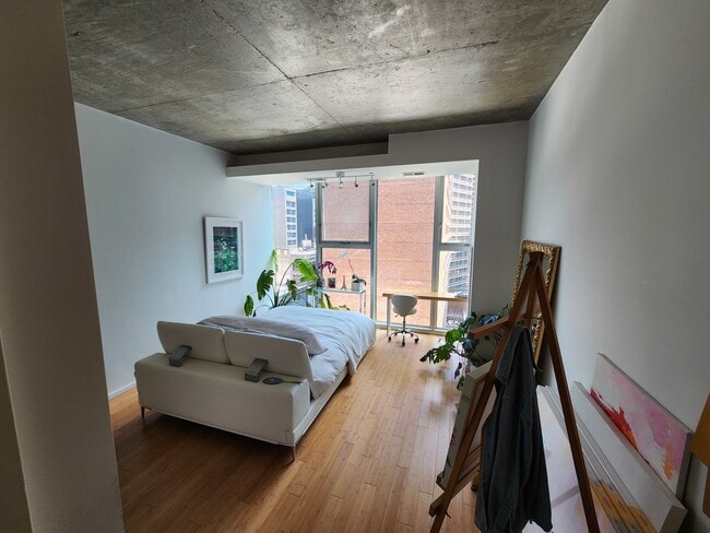 Photo - 550 N St Clair St Unit 1103