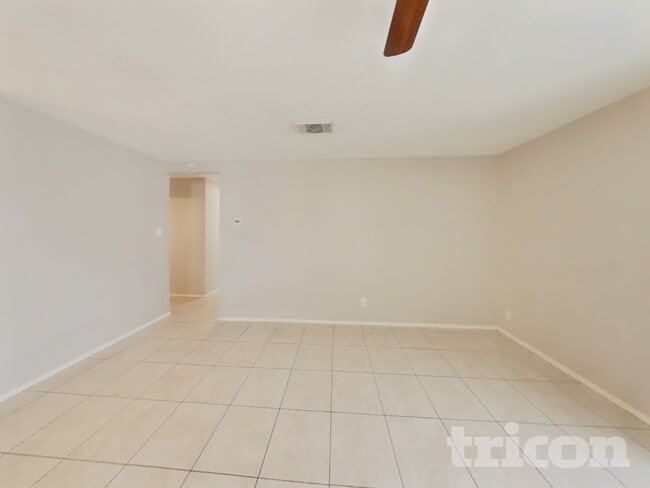 6406 Kensinger Pass