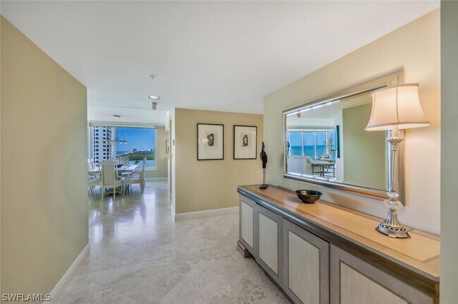 Photo - 20 Seagate Dr Unit 803