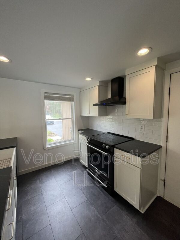 Photo - 130 Thimbleberry Rd