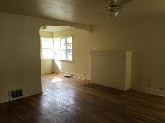 Photo - 504 Montana Ave