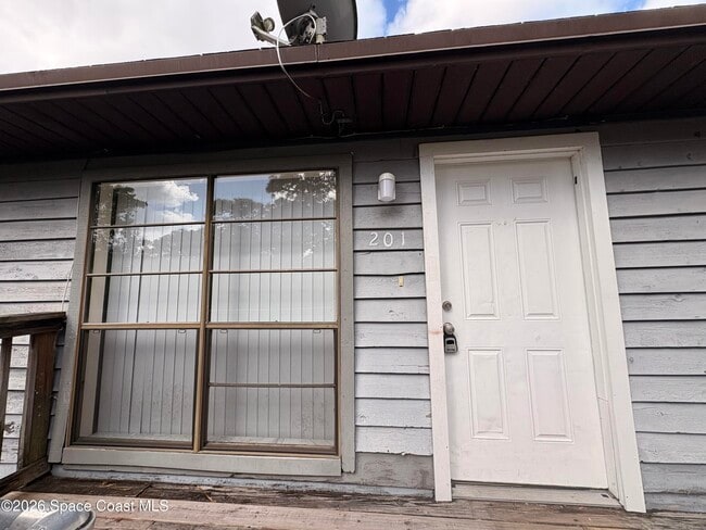 Building Photo - 2000 Agora Cir SE Unit 201