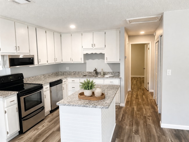 Photo - 125 Borrell Blvd