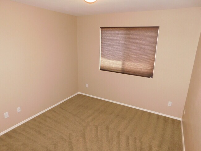 Photo - 2 Story 3 bed/ 2.5 bath in the NW Sky Pointe Area