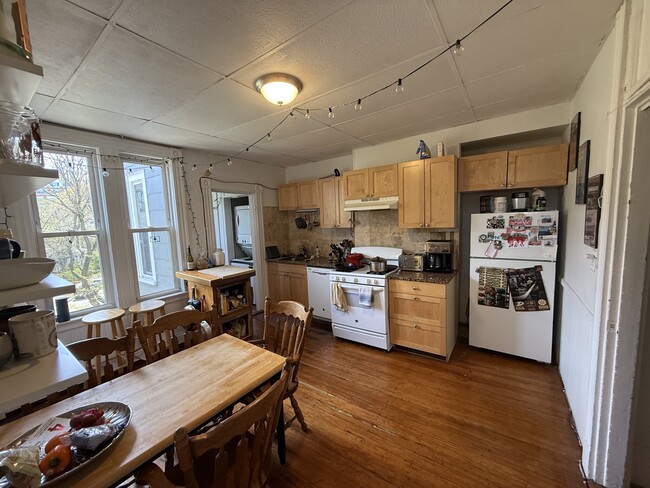 Photo - 252 Windsor St Condo Unit 3L
