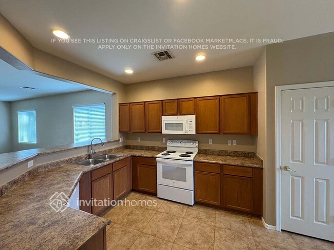 Photo - 3121 S 74th Dr