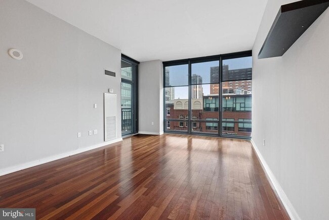 Photo - 2101 Market St Unidad 305