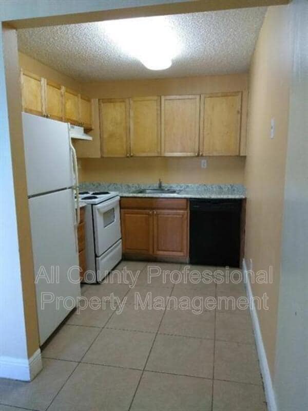 Photo - 1205 Meadows Cir