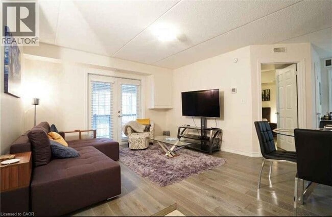 Photo - 1340 Main St E Unité 106