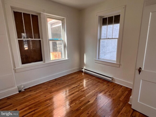 Photo - 24 W Cecil St