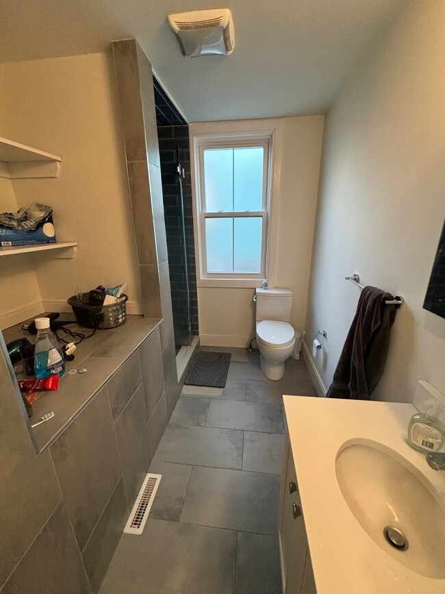 Building Photo - 11 Pomeroy St Unit 11