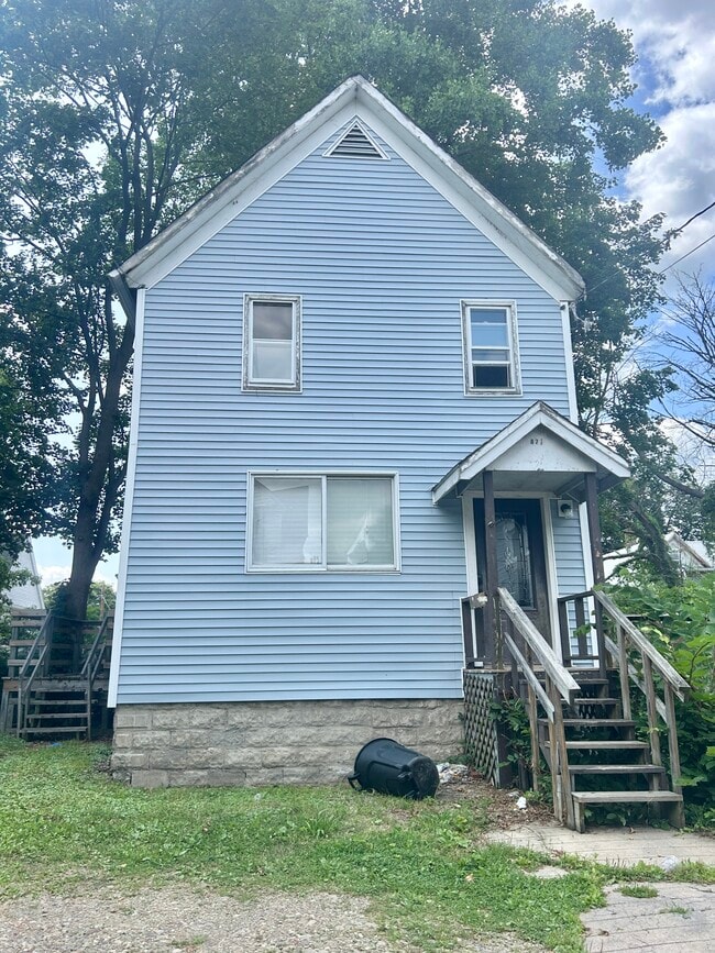 Building Photo - 87 1/2 Murray St Rental