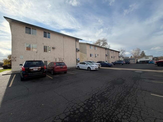 Photo - Welcome to Briarwood Apartments!