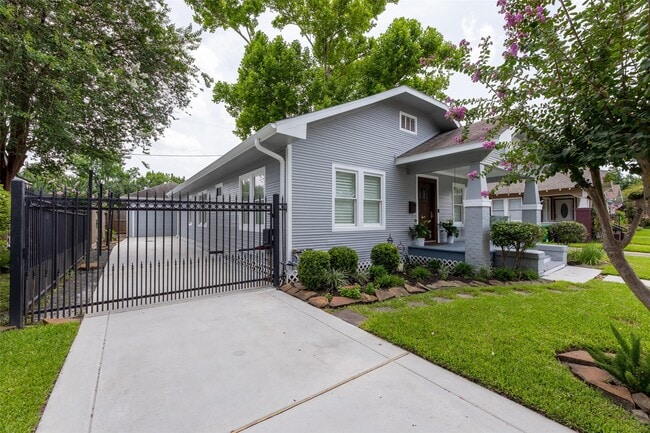 Photo - 1120 Winston St