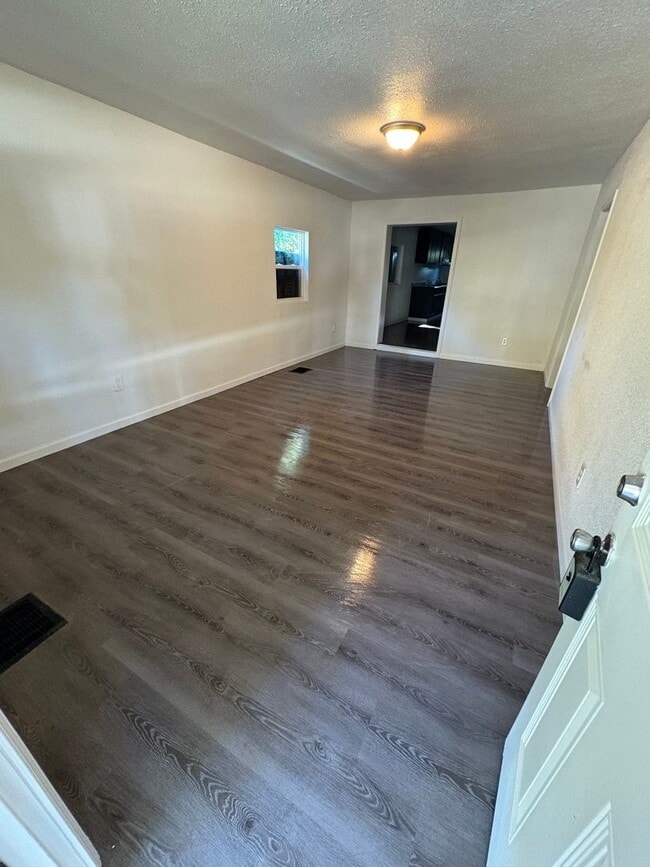 Photo - LIMITED TIME**NO APPLICATION FEE**1/2 OFF DEPOSIT**