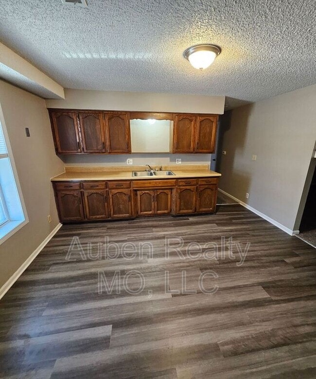 Photo - 11757 Wood Oak Ave Unit 1