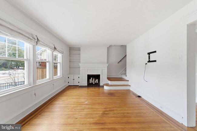 Photo - 530 E Manoa Rd