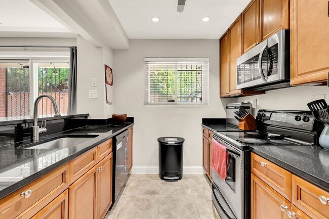 Photo - 1384 Bryant St NE