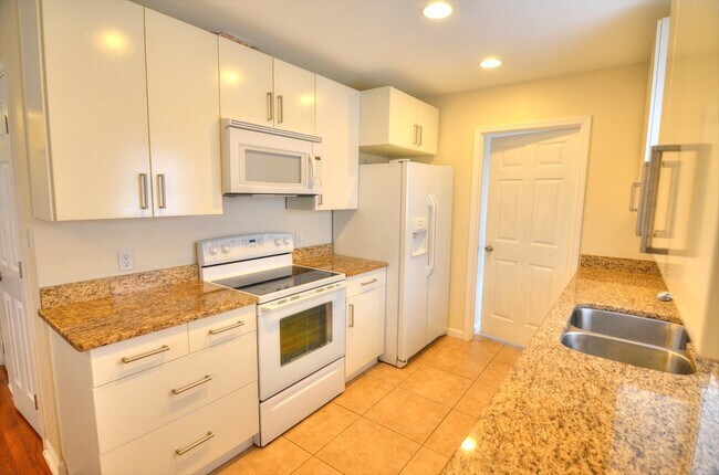 Photo - 114 Eugene St Unit 114 EUGENE ST.