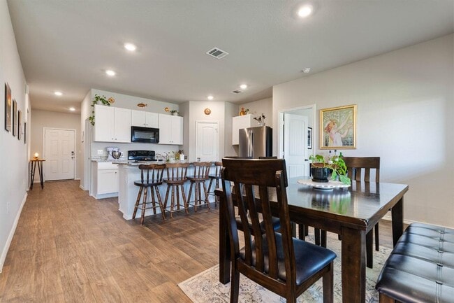 Photo - 6108 Montrelia Dr