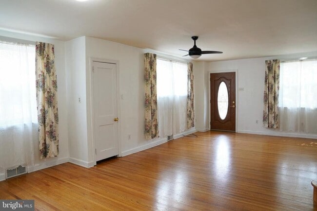 Photo - 244 Williams Rd