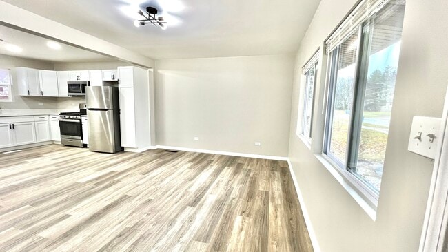 Photo - 859 Foran Ln