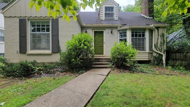 Building Photo - 3 Bedroom Close to Seneca Park