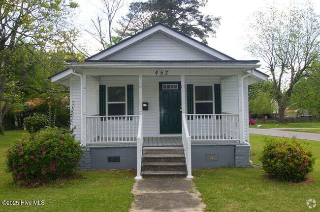 Building Photo - 462 Snow Hill St Rental
