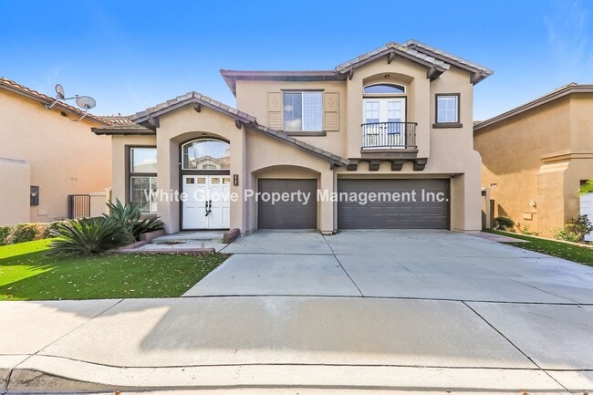 Building Photo - Spacious 4 Bed + Loft, 3 Bath Home in Full...