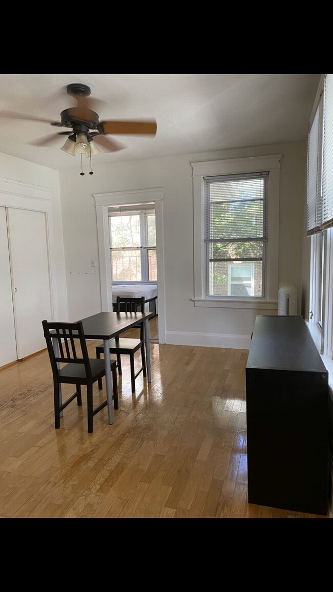 Photo - 244 Bowen St Unit 9