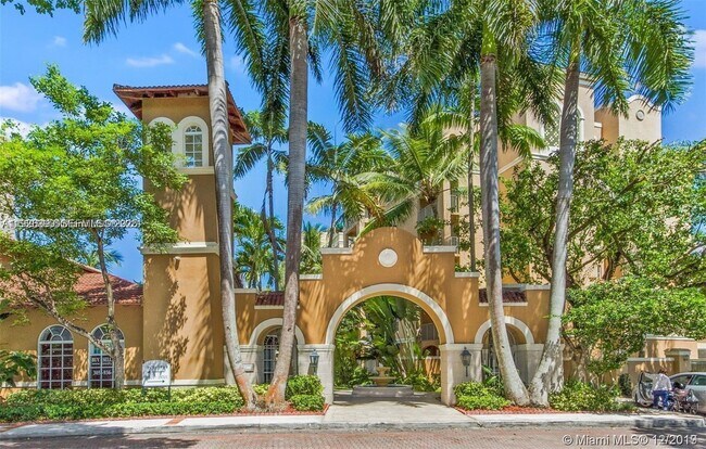 Photo - 19655 E Country Club Dr Unit 6107