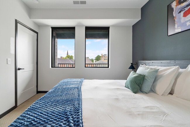 Photo - 423 E Michigan St Unit ID1026473P