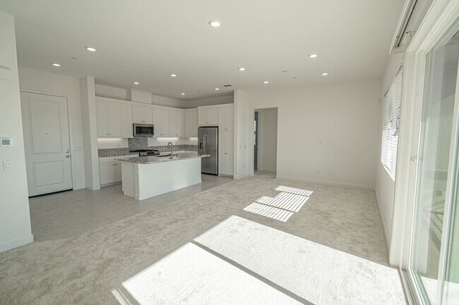 Photo - 3 Bedroom 2 Bath Condo for Rent in Valencia!