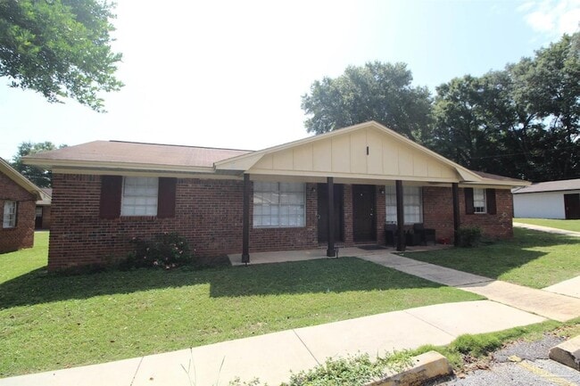 Building Photo - 10151 Guidy Ln