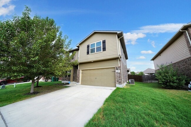 Photo - Beautiful Rental in Converse! Realtor Comm...